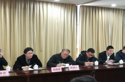 原浙江省环保产业协会秘书长陈德全老师认真记录会议内容,并发表